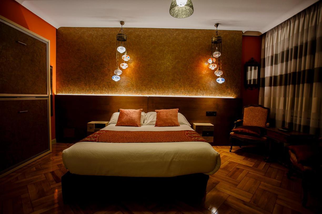 Hostal Rodas Pamplona Eksteriør billede