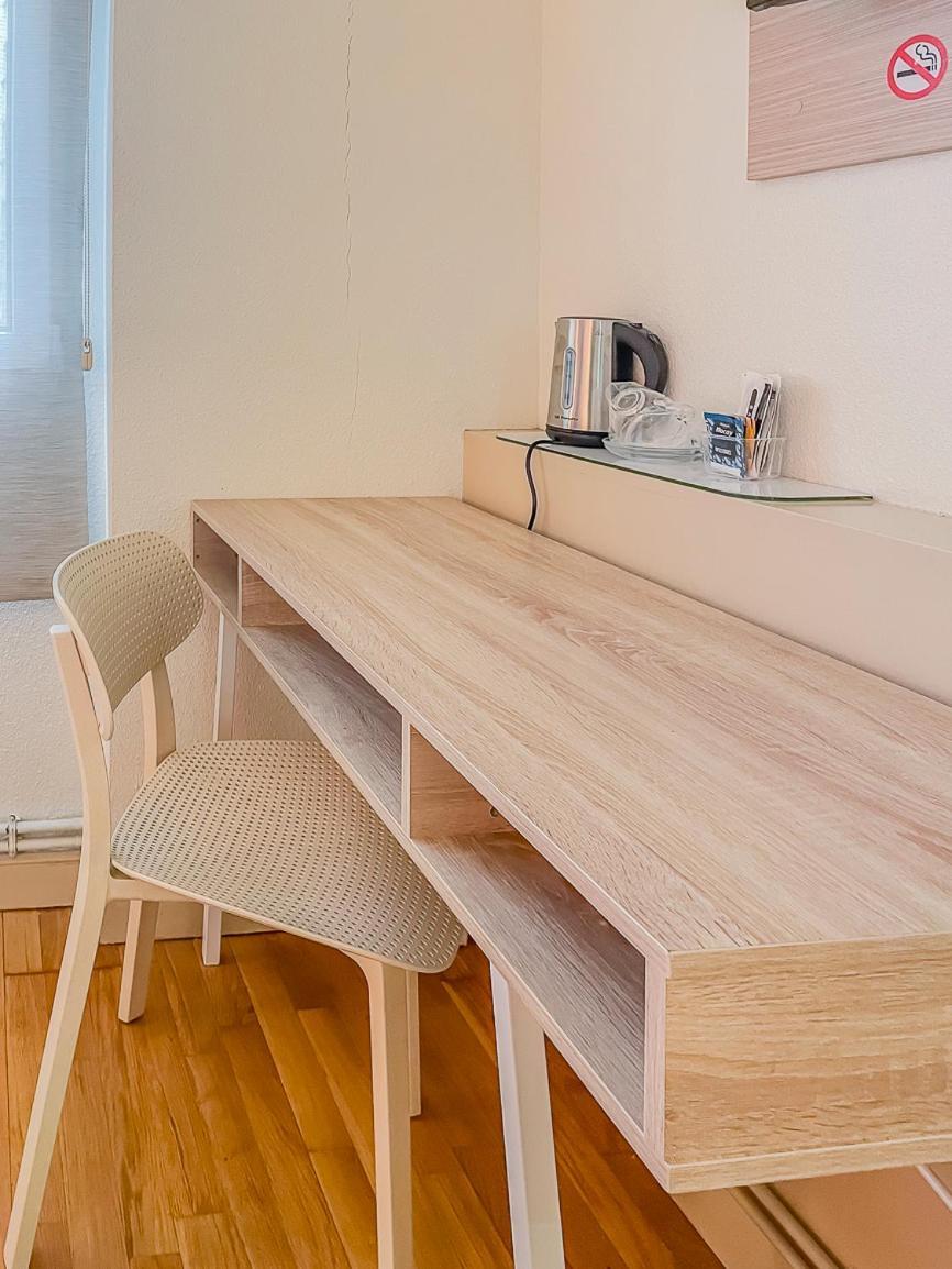 Hostal Rodas Pamplona Eksteriør billede