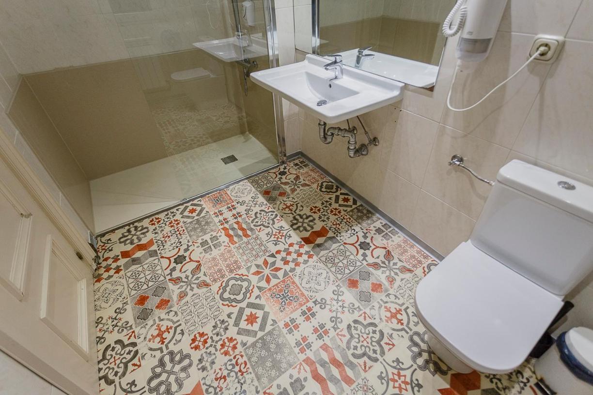 Hostal Rodas Pamplona Eksteriør billede