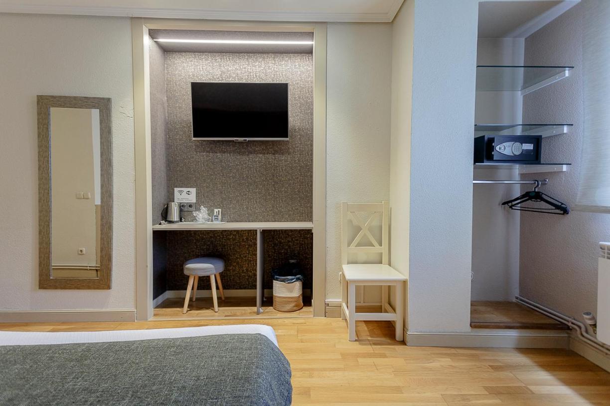 Hostal Rodas Pamplona Eksteriør billede