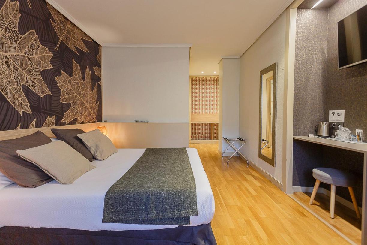 Hostal Rodas Pamplona Eksteriør billede