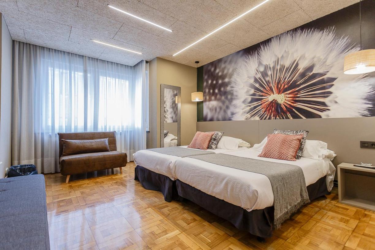 Hostal Rodas Pamplona Eksteriør billede